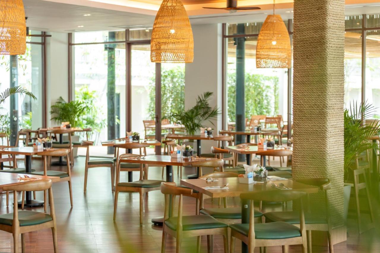 Outrigger Khao Lak Beach Resort - Sha Extra Plus 외부 사진 The restaurant