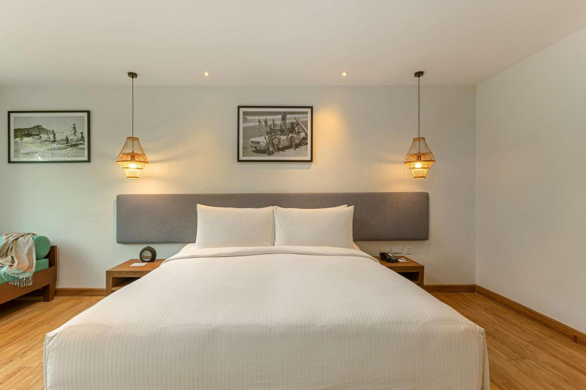 Outrigger Khao Lak Beach Resort - Sha Extra Plus 외부 사진 A bedroom at the hotel